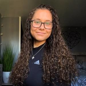 Meet your Posher, Magdalena